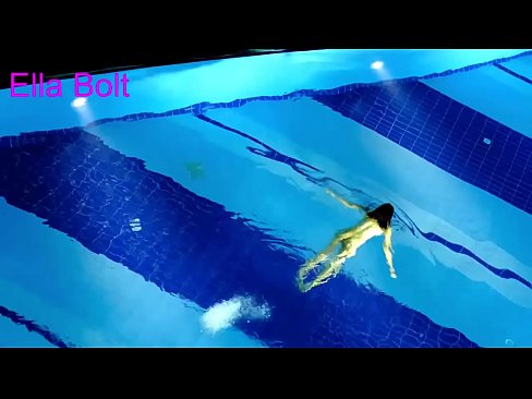 ❤️ I can't stop watching, young blonde caught swimming nude in ELLA BOLT resort pool Sex video at us en-us.quizfarmature.ru