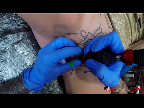 ❤️ Extremely tattooed hottie Sully Savage got a tattoo on her clitoris Sex video at us en-us.quizfarmature.ru
